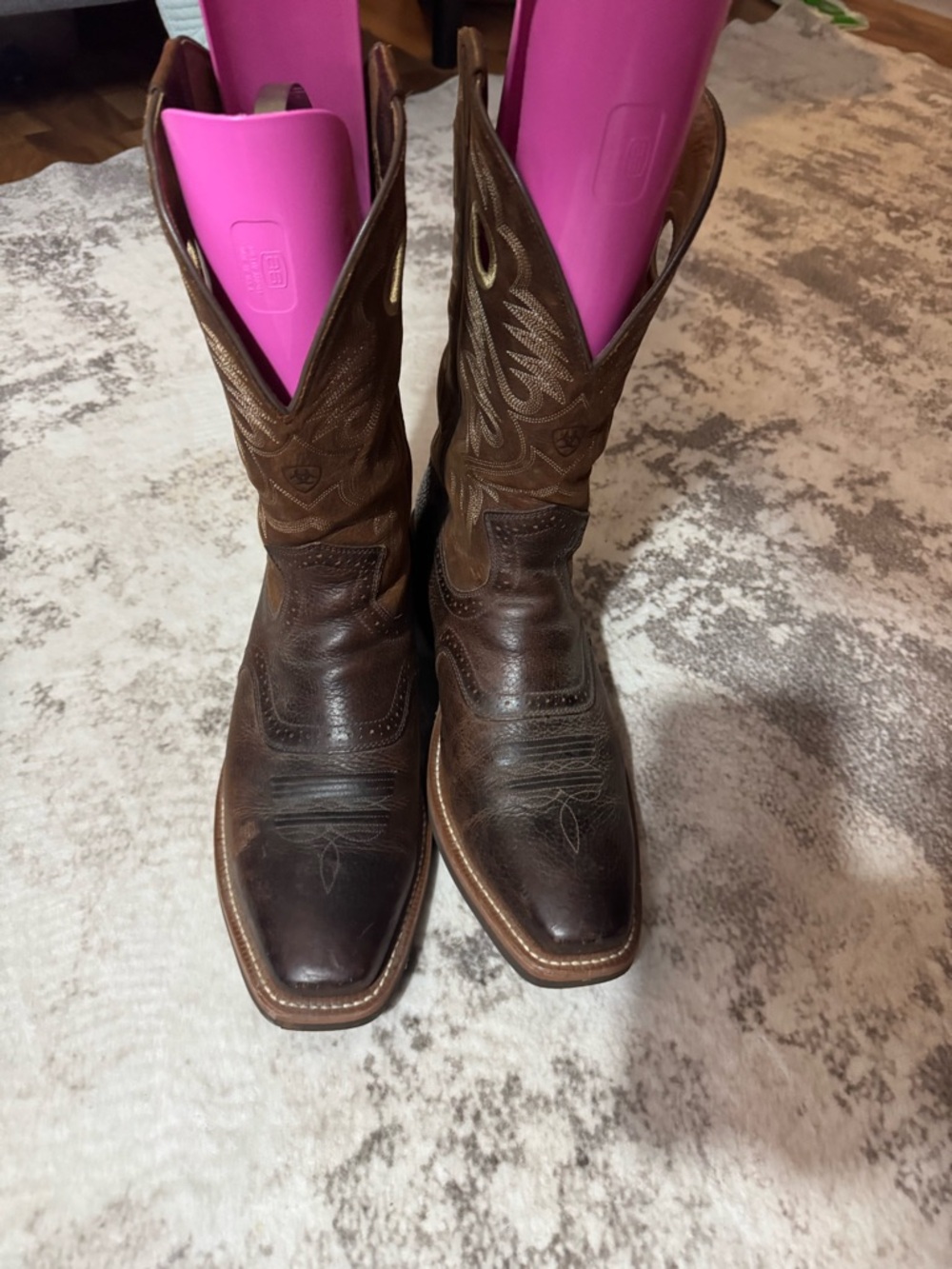 Ariat men’s leather cowboy boots